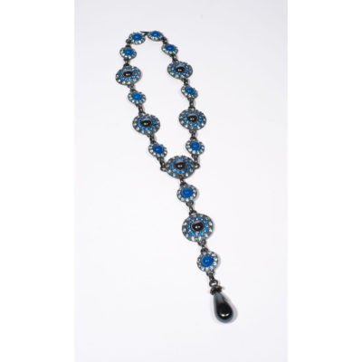Yves Saint-Laurent : collier bleu